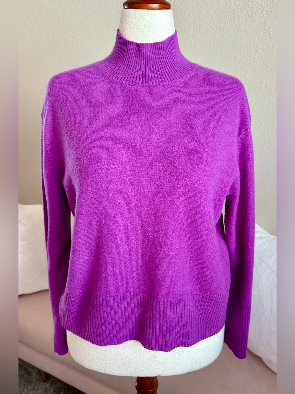 Banana Republic Cashmere Sweater Vibrant Purple Mock Neck Women’s XL Soft Luxury